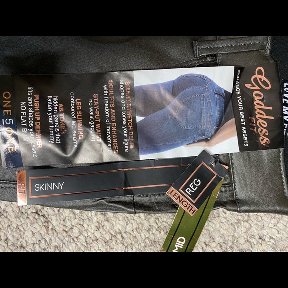 NWT One 5 One size 16/33 Goddess fit skinny mid rise regular length faux leather - Picture 5 of 10